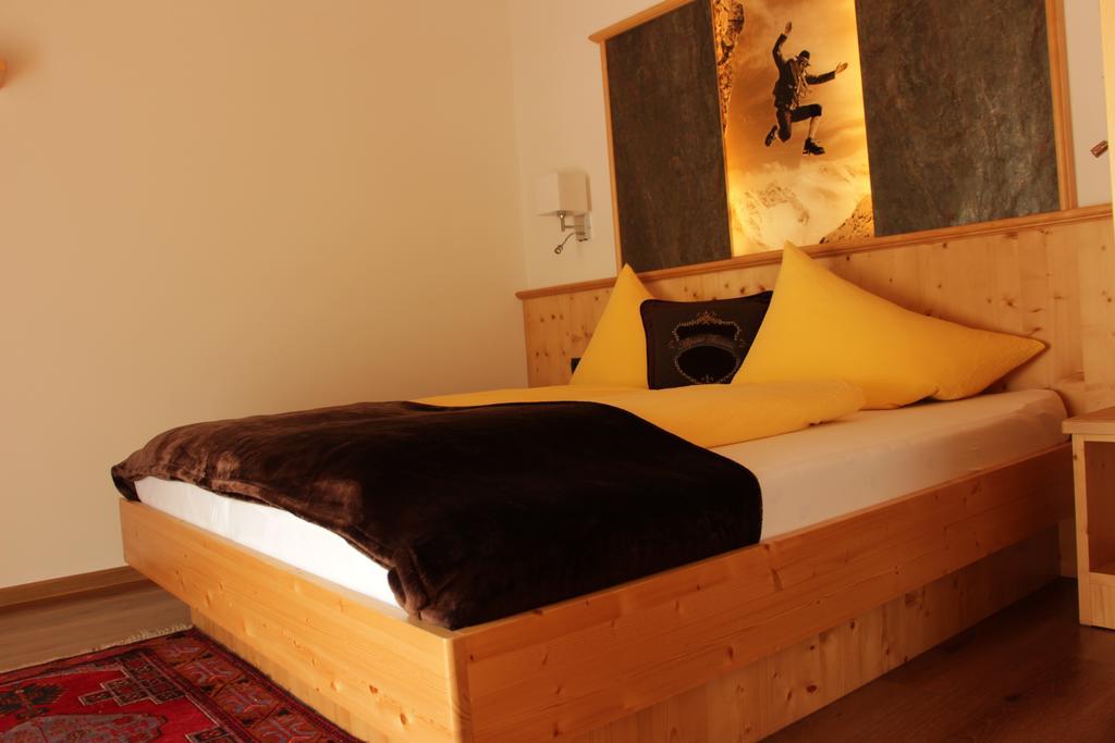 Haus Hintertux Hotel Bagian luar foto